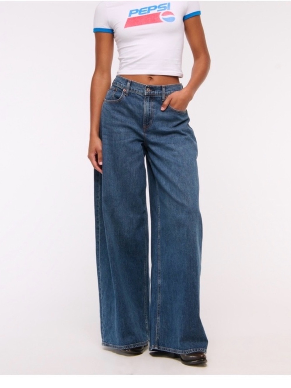 A&F Ultra Wide Leg Curve Love Jeans